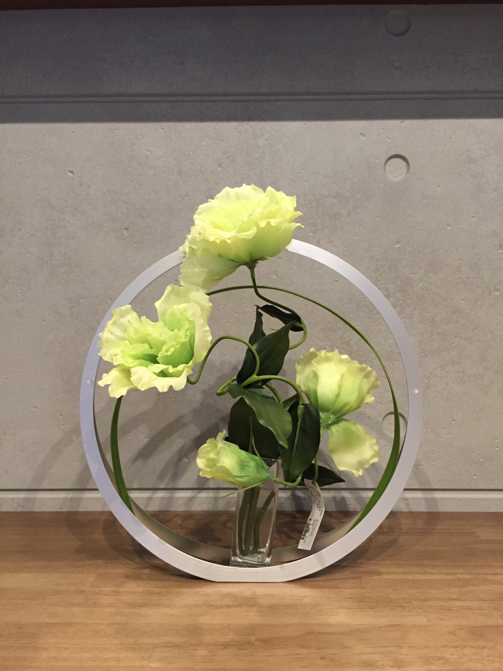 花器取り揃いました Vol 2 華やかな造花の造作を合わせて 静岡 ウォールナット無垢材家具 インテリア リゾテア